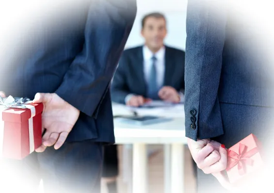 Тонкий баланс уважения и вкуса: как выбирать подарки для людей статуса