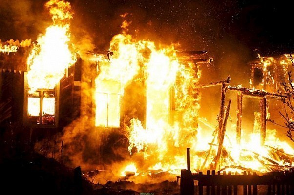 Что делать, если сгорел частный дом? Инструкция для пострадавших собственников
