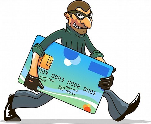 Будет ли считаться преступлением использование потерянной  банковской карты другого лица посредством покупки товара в магазине способом бесконтактной оплаты?