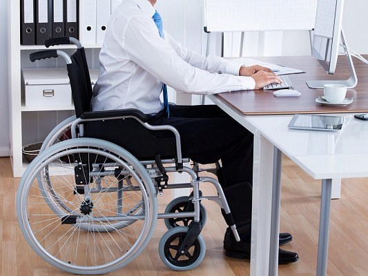 Можно ли инвалиду 1 группы трудоустроиться официально?