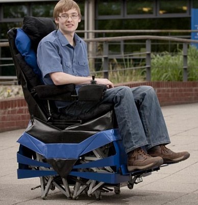Шагающая инвалидная коляска