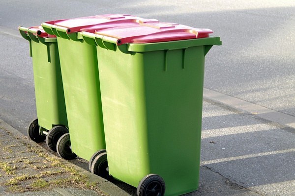 Кто должен предоставлять контейнеры для вывоза мусора?